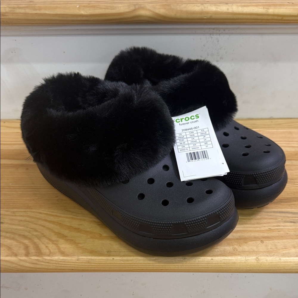 CROCS Black Clogs with Plush Lining | furever crush